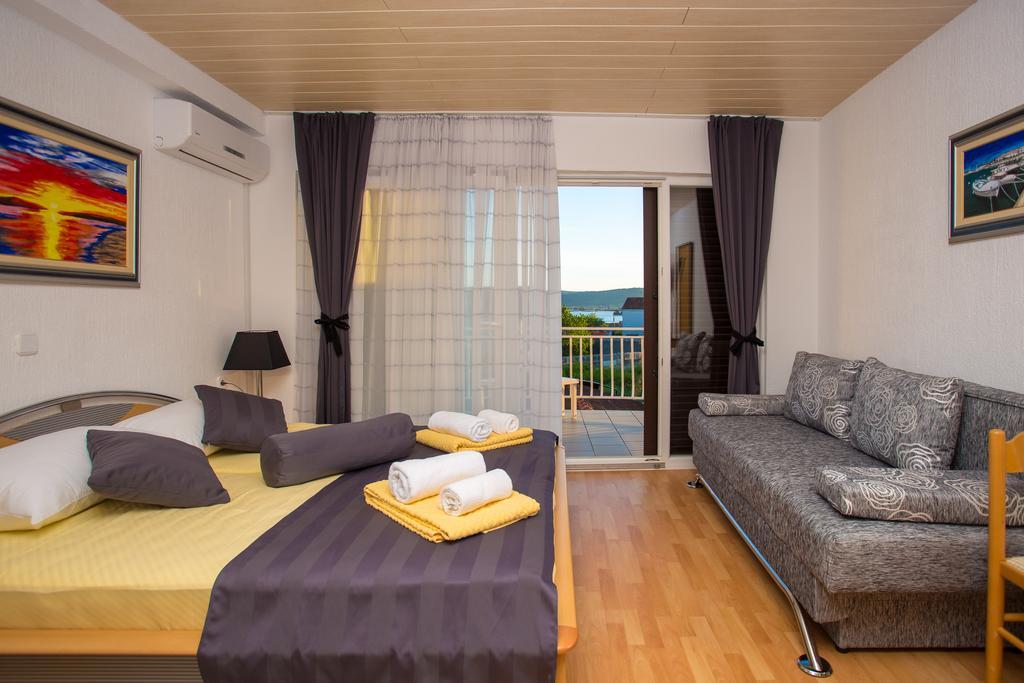 Lanterna Rooms Turanj Zewnętrze zdjęcie