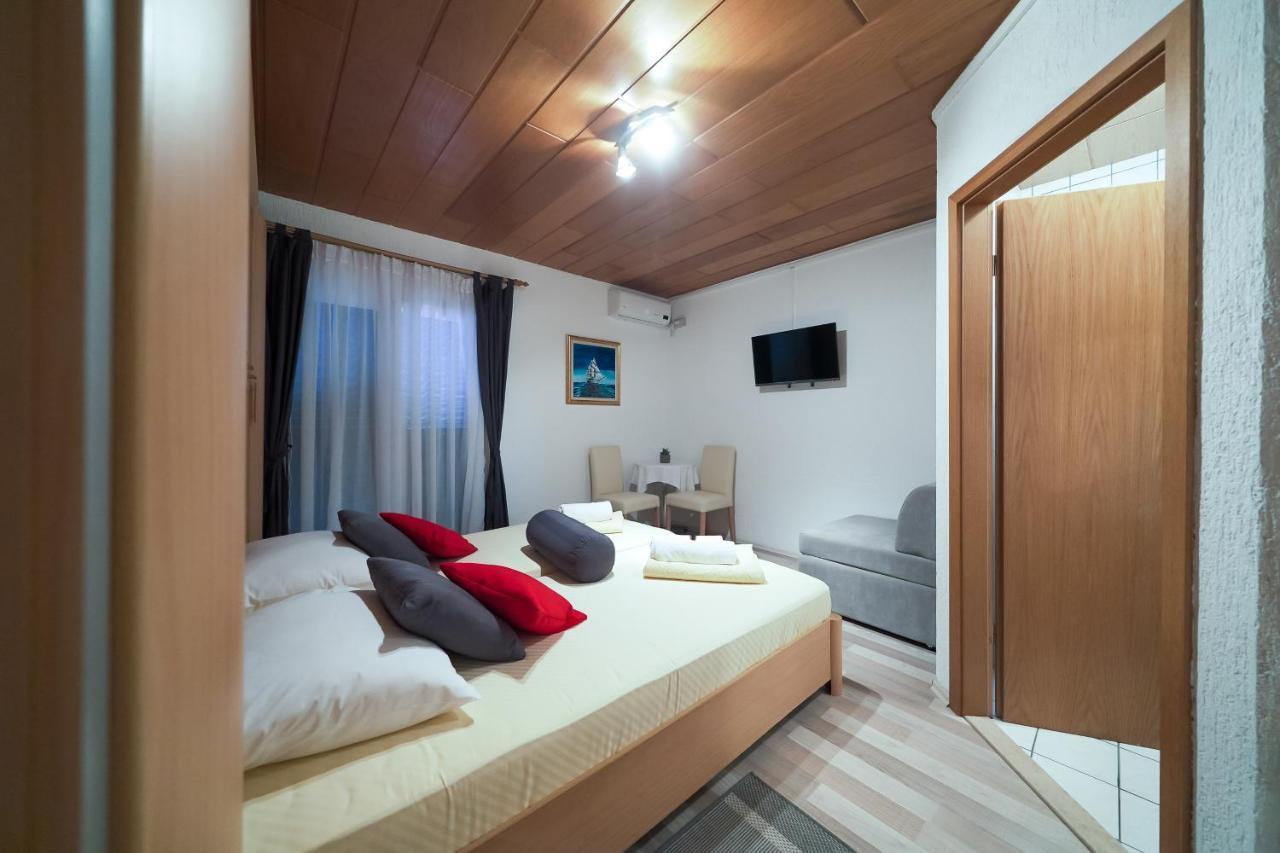 Lanterna Rooms Turanj Zewnętrze zdjęcie