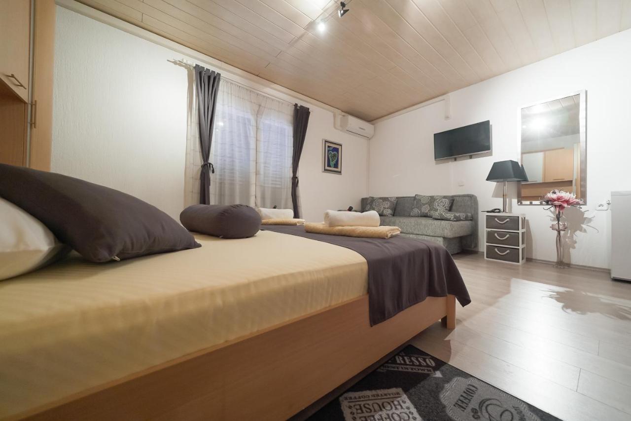 Lanterna Rooms Turanj Zewnętrze zdjęcie